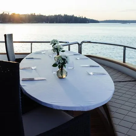 船屋 The Lux Yachts - Luxury Private Yacht Experience *