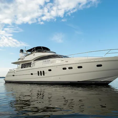 The Lux Yachts - Luxury Private Yacht Experience * 赫尔辛基